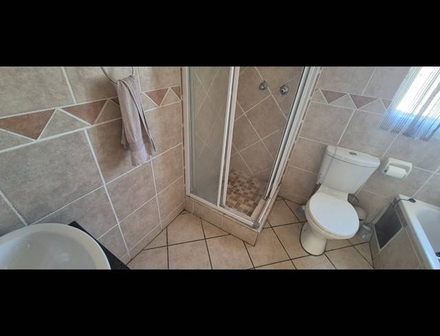 3 BEDROOM APARTMENT FOR SALE IN COUNTRY VIEW
